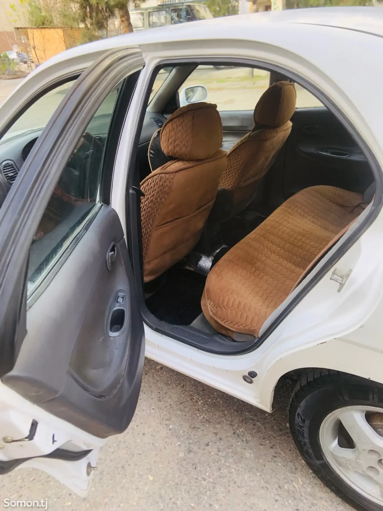 Daewoo Nubira 1997 · 1.8 MT