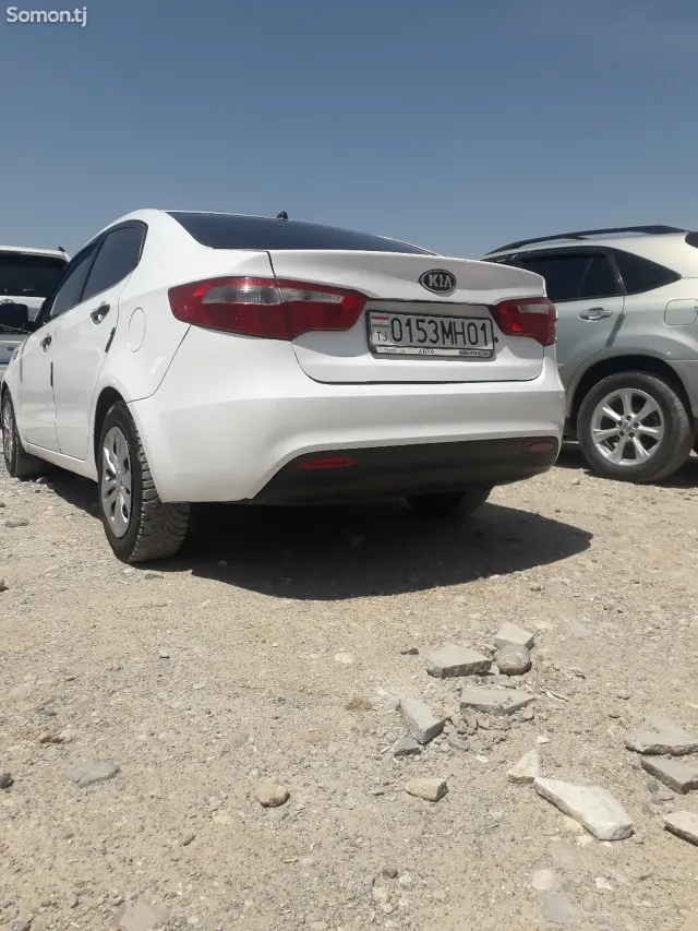 Kia Rio 2013 · 1.6 MT