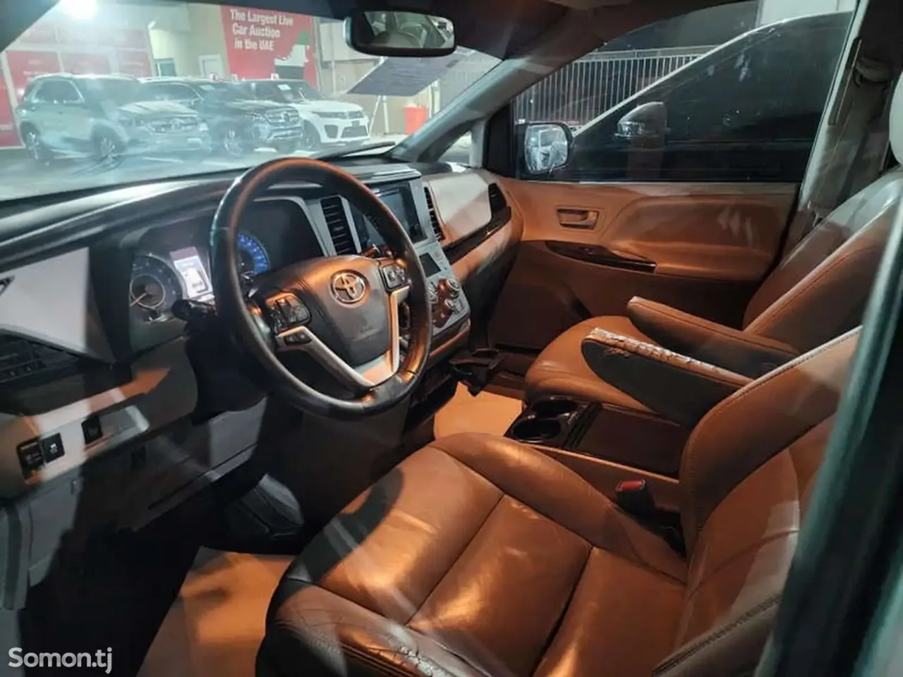 Toyota Sienna 2015 · 3.5 AT