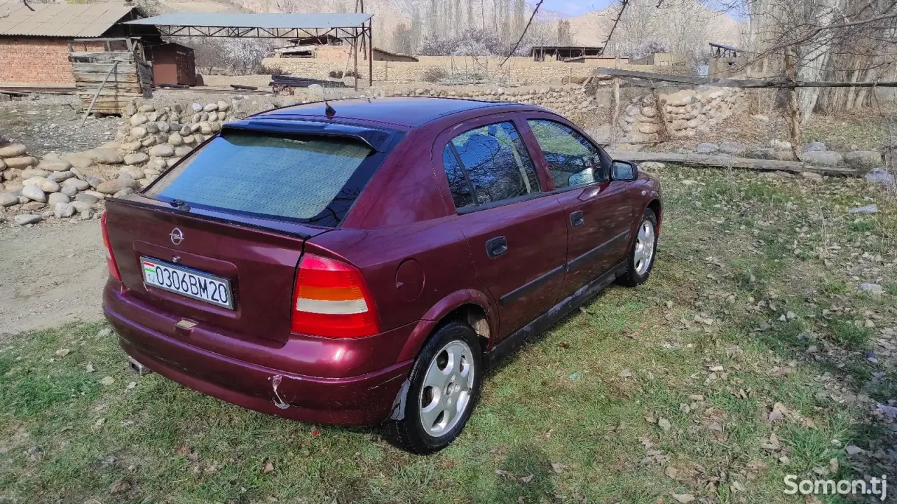 Opel Astra G 1998 · 1.6 MT