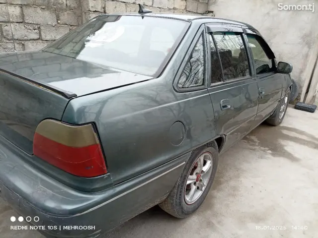 Daewoo Nexia 1995 · 1.6 MT