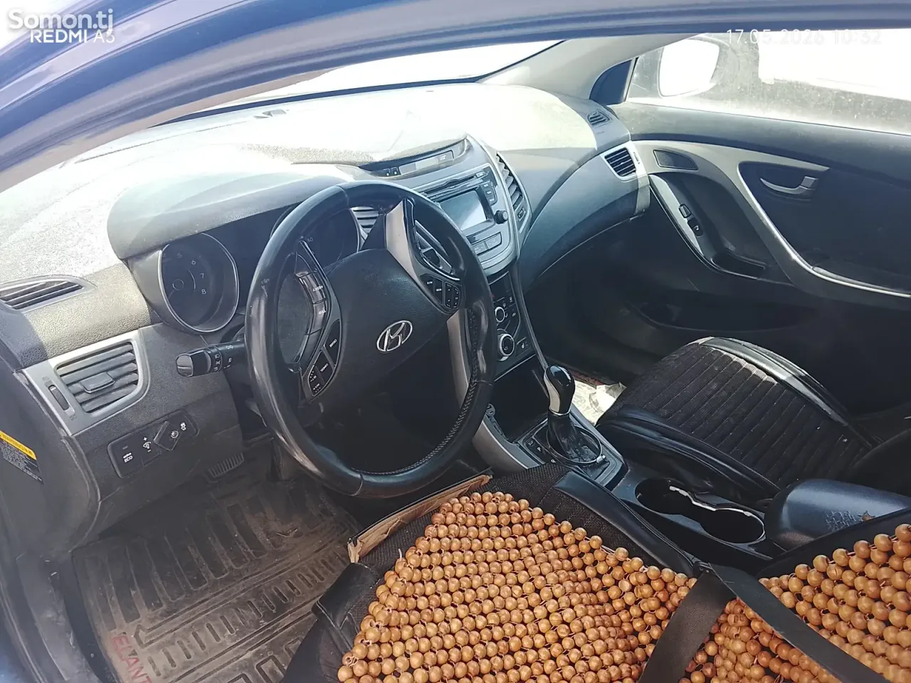 Hyundai Elantra 2015 · 1.8 AT