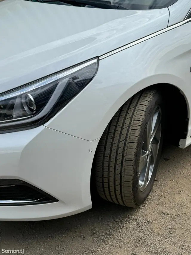 Hyundai Sonata 2015 · 2.0 AT