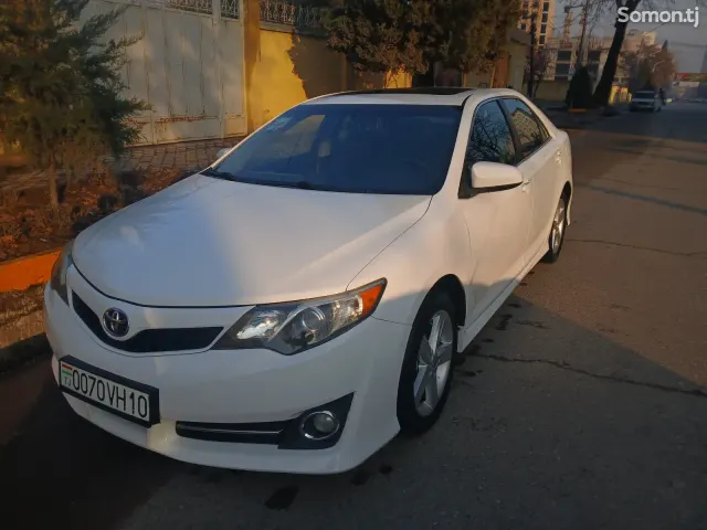 Toyota Camry 2014 · 2.5 AT