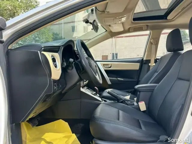 Toyota Corolla 2017 · 1.8 AT