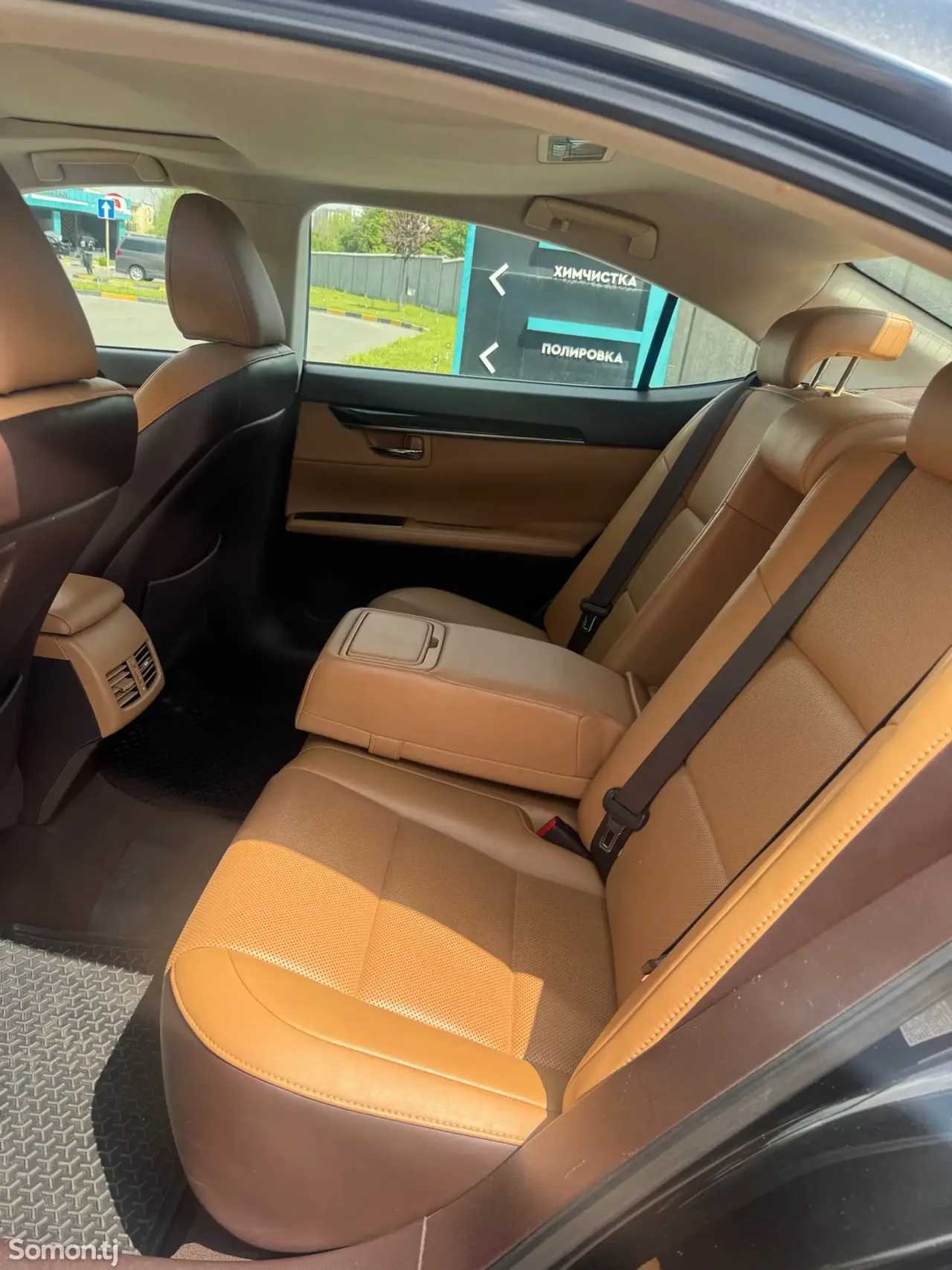Lexus ES series 2016 · 3.5 AT