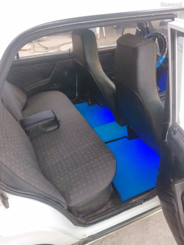 Lada (ВАЗ) 2107 2003 · 1.6 MT
