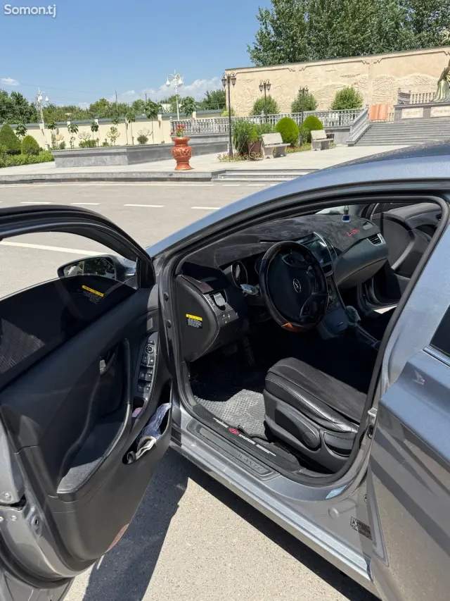 Hyundai Avante 2014 · 1.6 AT