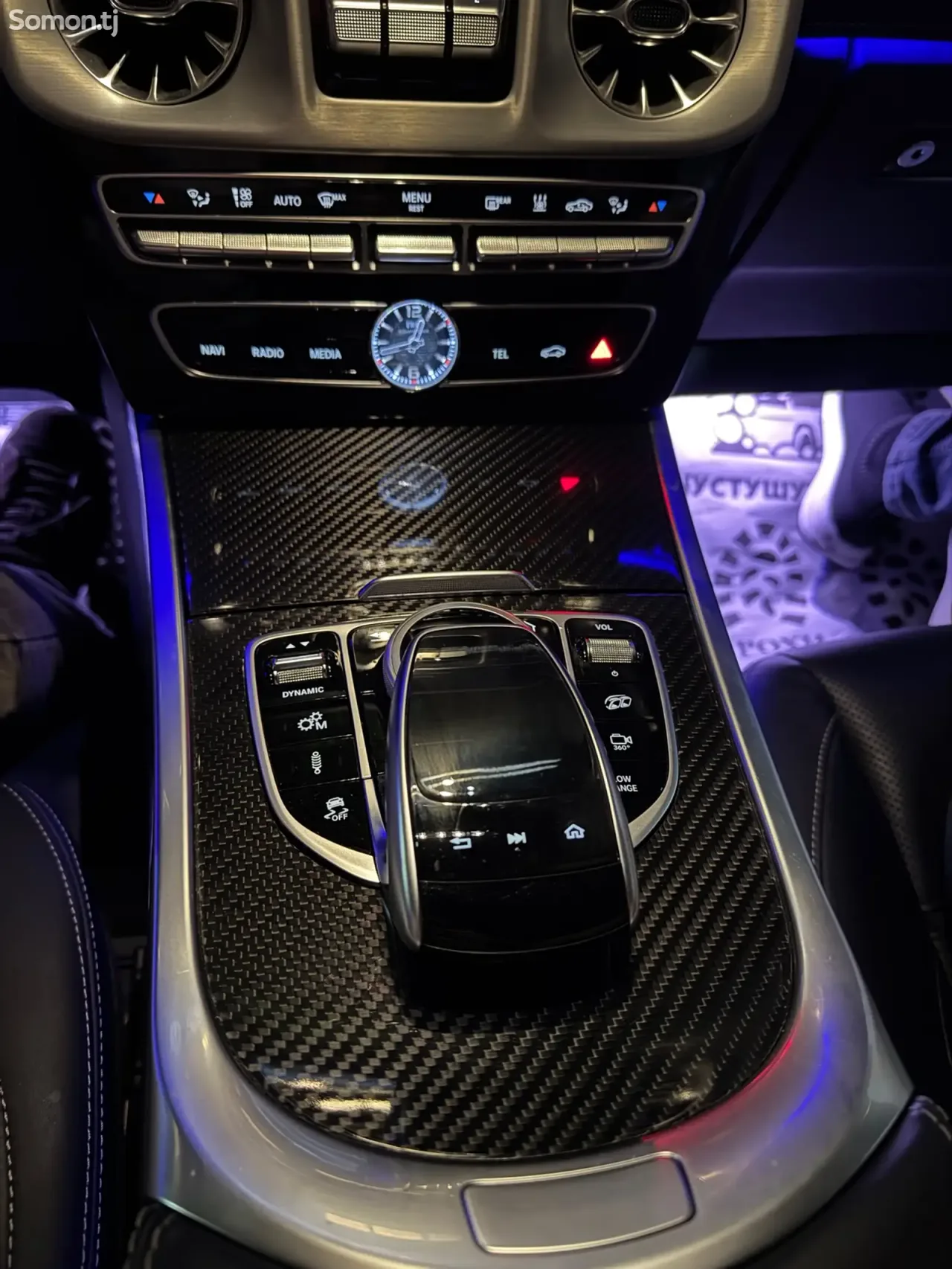 Mercedes-Benz G class 2024 · AT