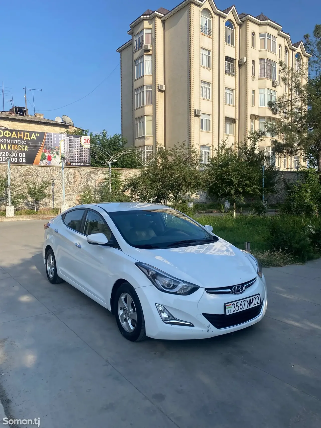Hyundai Avante 2015 · 1.6 AT