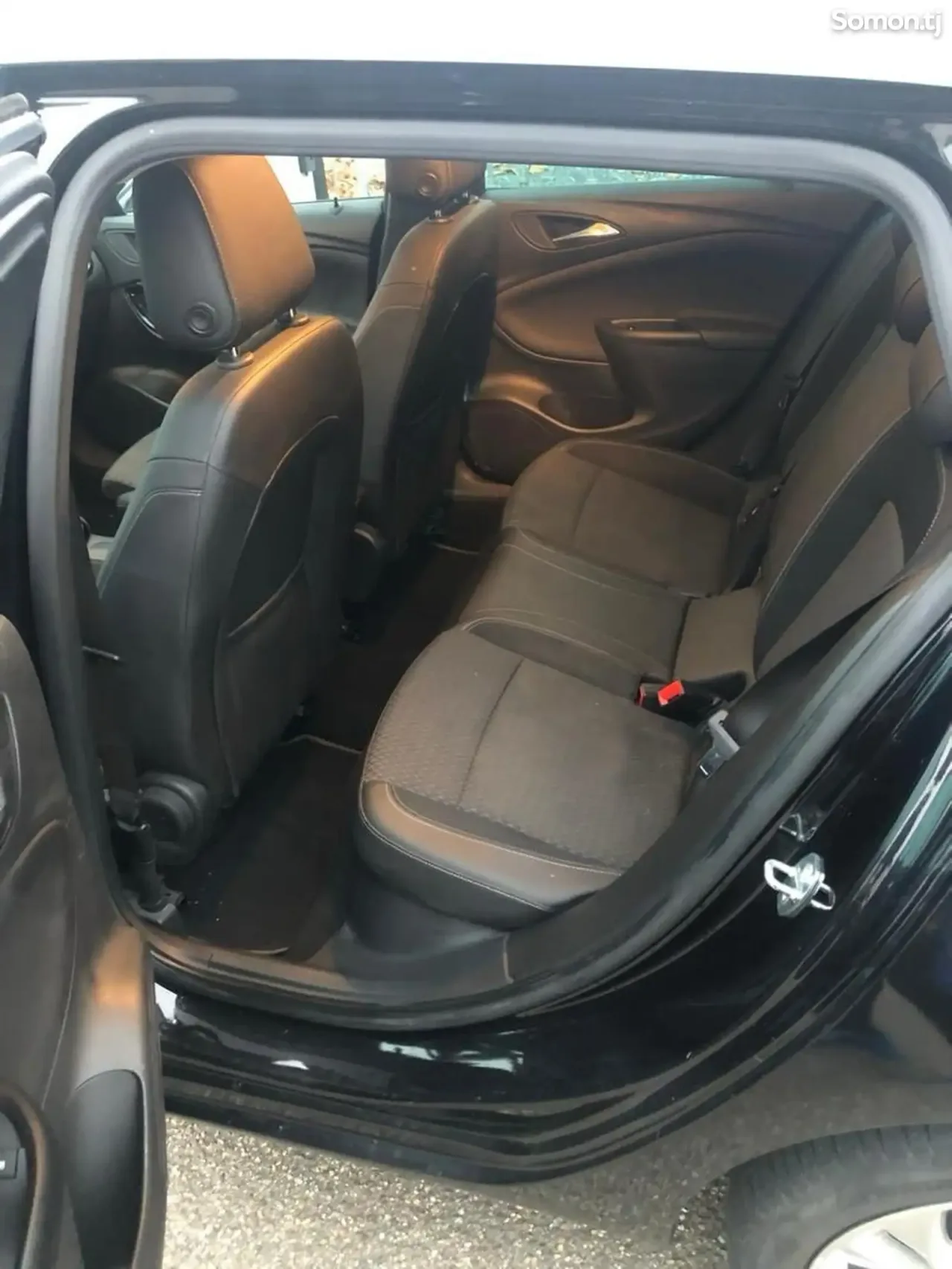 Opel Astra K 2017 · 1.6 AT