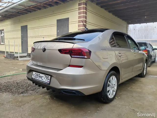Volkswagen Polo 2021 · 1.6 AT