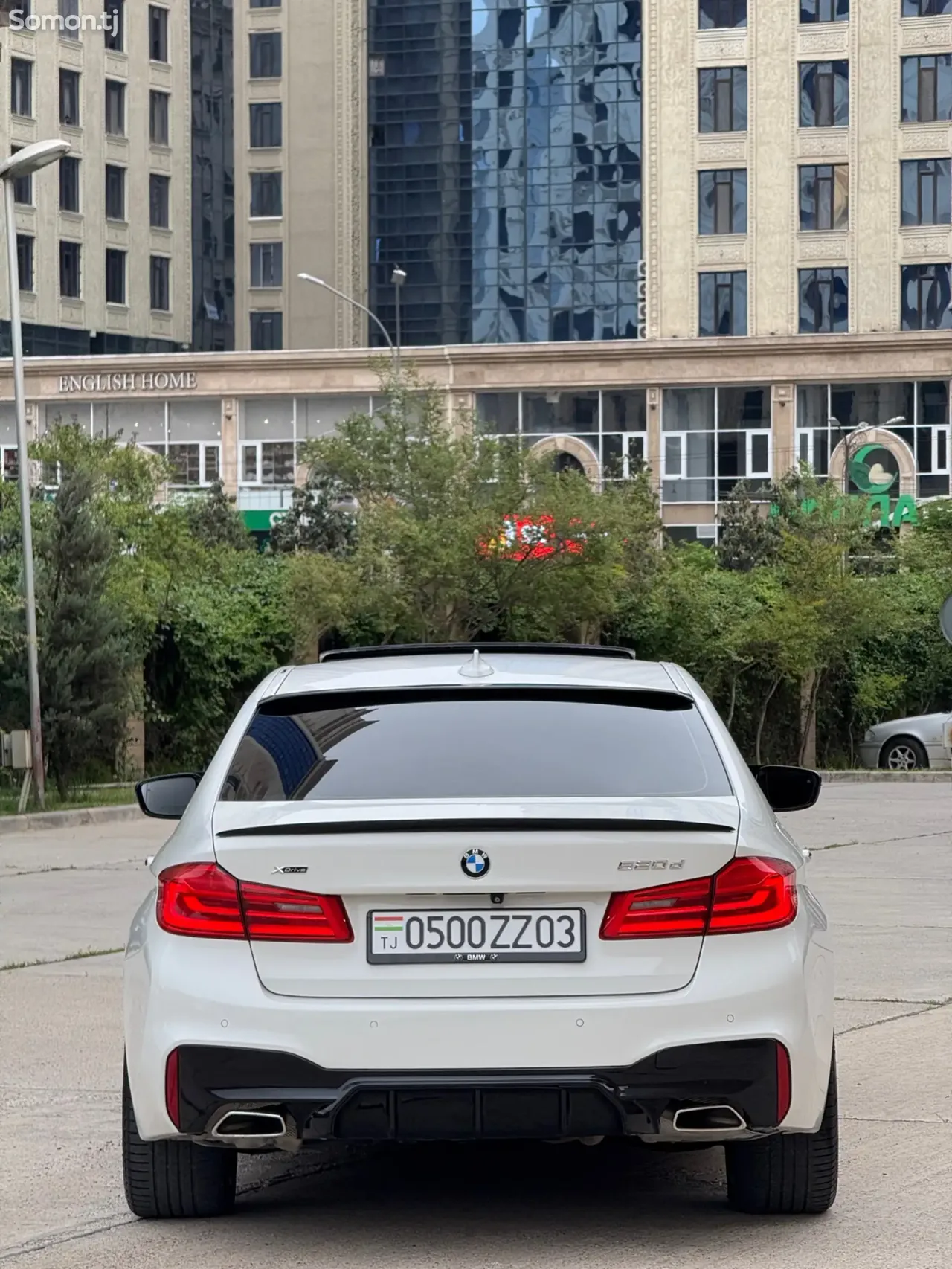 BMW 5 series 2017 · AT