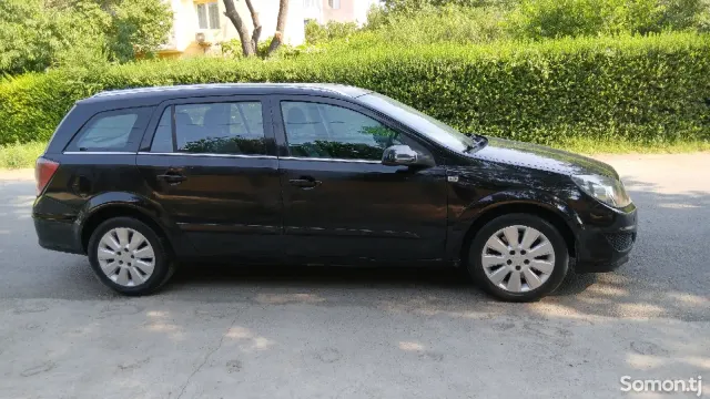 Opel Astra H 2008 · 1.9 MT