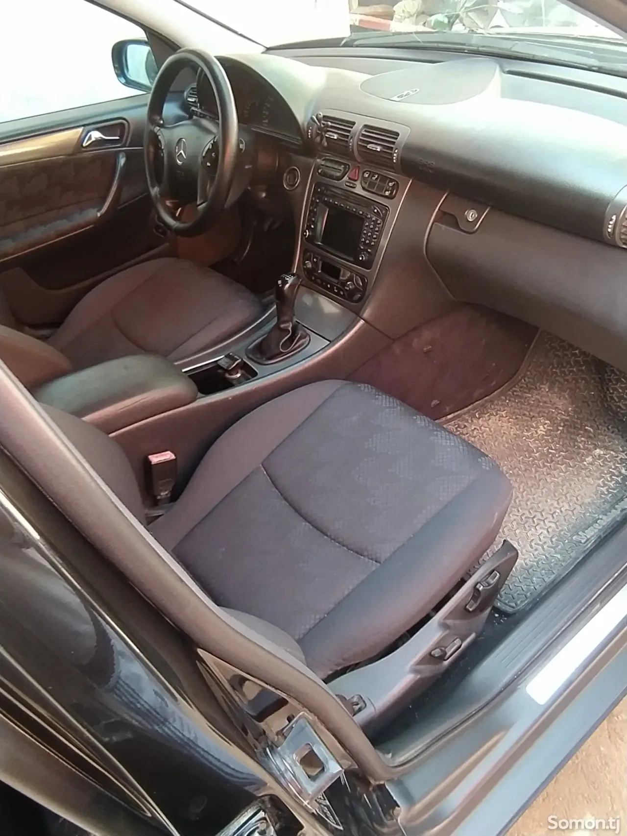 Mercedes-Benz C class 2000 · 2.3 MT