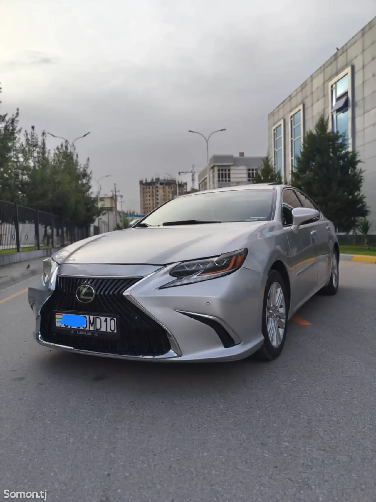 Lexus ES series 2013 · 3.5 AT