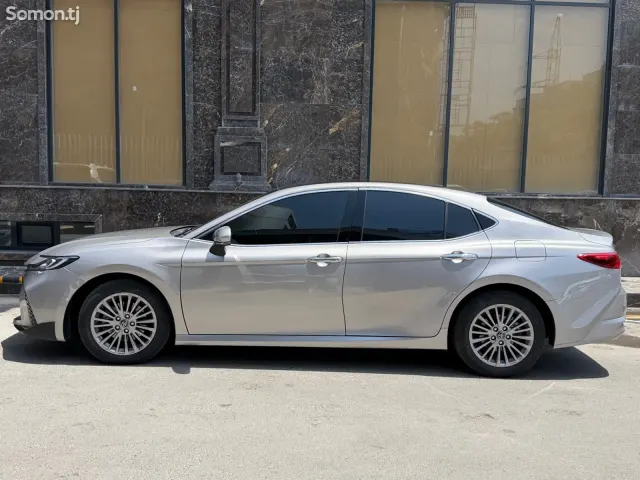 Toyota Camry 2025 · 2.0 AT