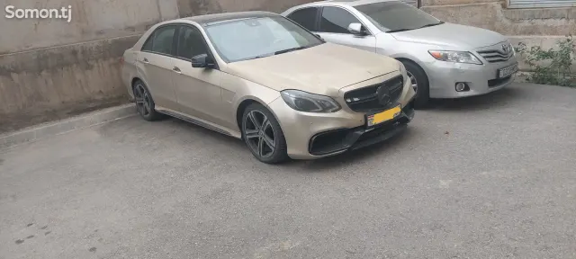 Mercedes-Benz E class 2012 · 3.5 AT