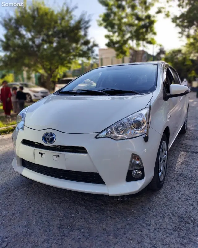 Toyota Aqua 2014 · 1.5 AT