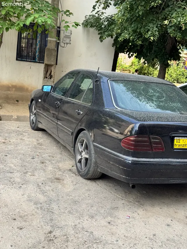 Mercedes-Benz E class 1996 · 2.0 MT