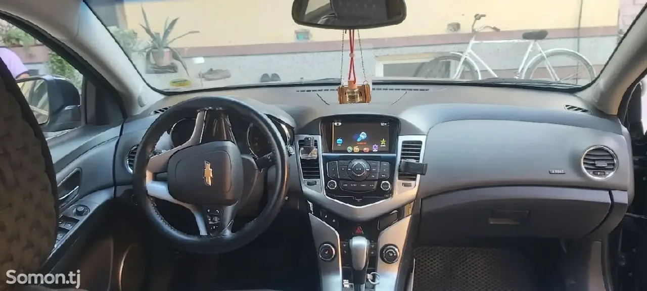 Chevrolet Cruze 2010 · 1.6 AT