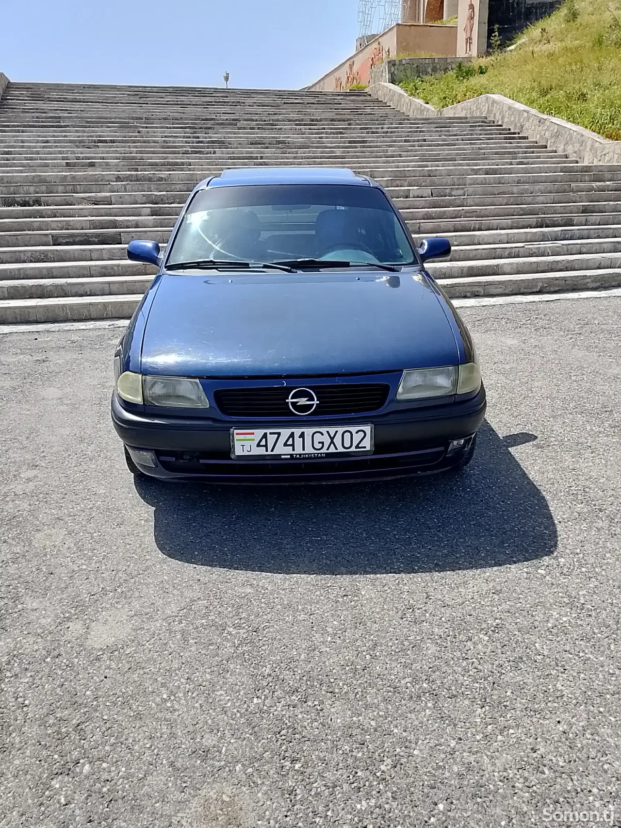 Opel Astra F 1992 · 1.6 MT