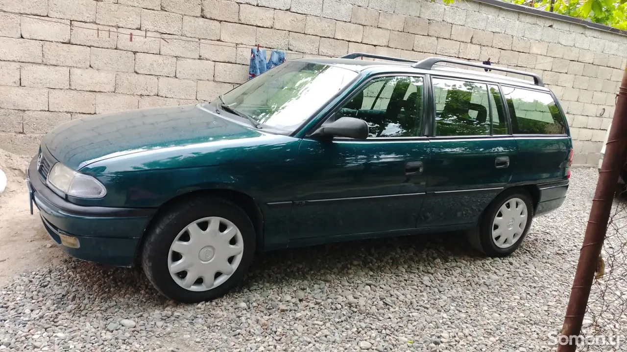 Opel Astra F 1997 · 1.6 MT