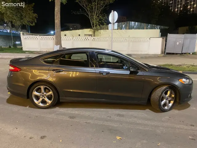 Ford Fusion 2015 · 2.0 AT