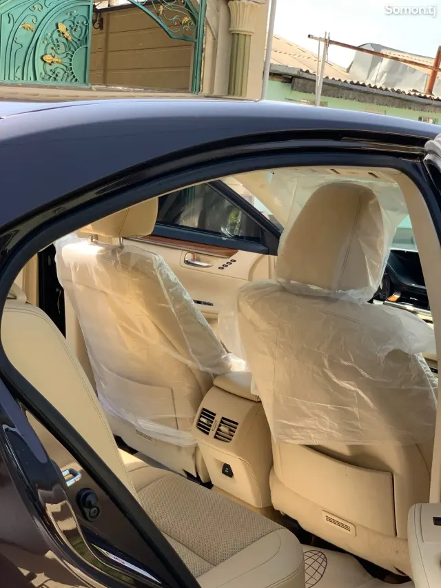 Lexus ES series 2015 · 3.0 AT