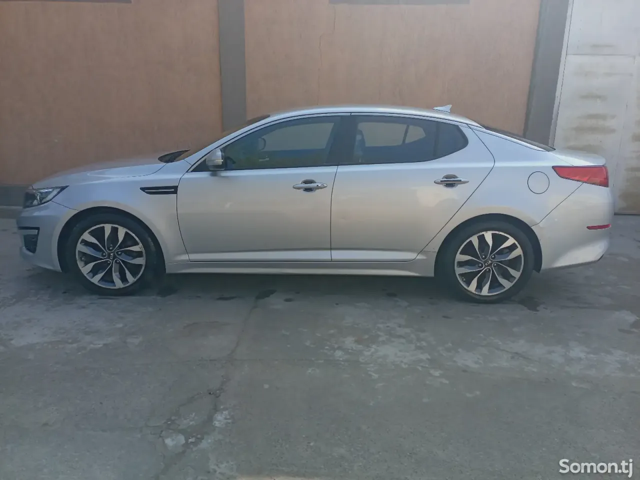 Kia K5 2015 · 2.0 AT