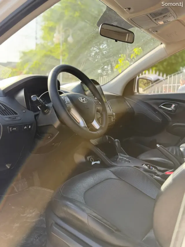 Hyundai ix35 2015 · AT