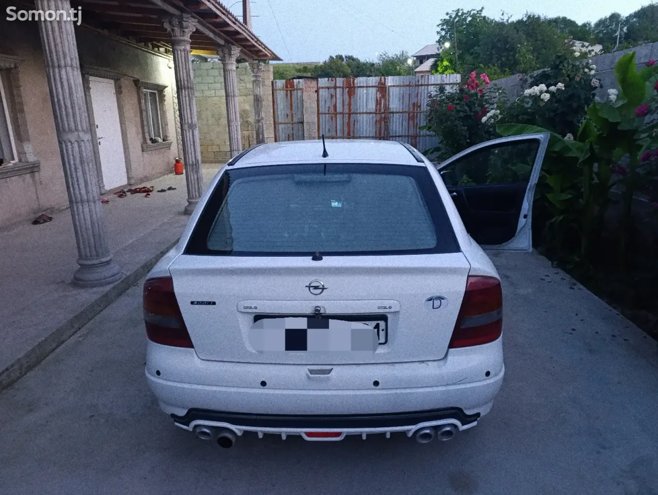Opel Astra G 2000 · 1.6 MT