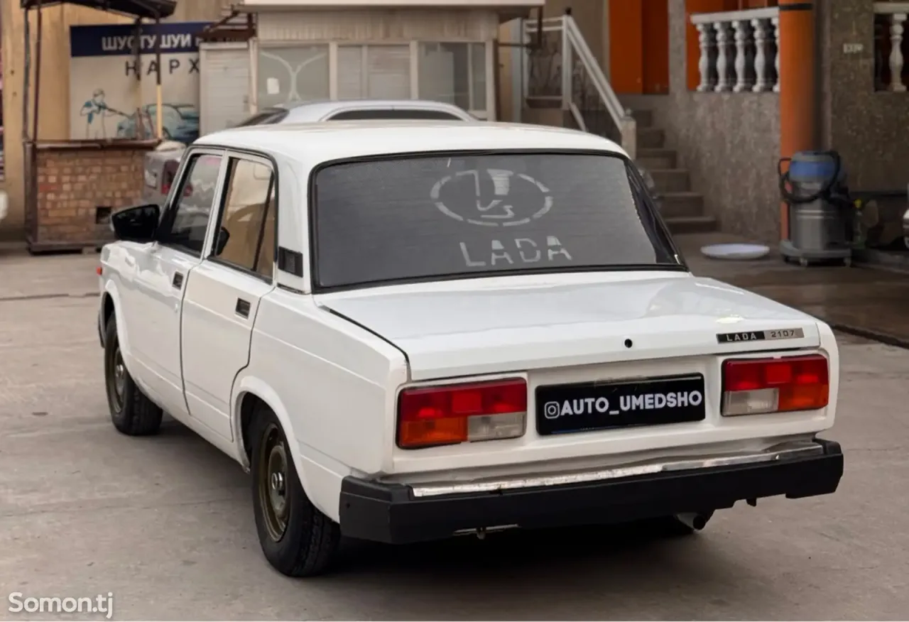 Lada (ВАЗ) 2107 2002 · 1.6 MT