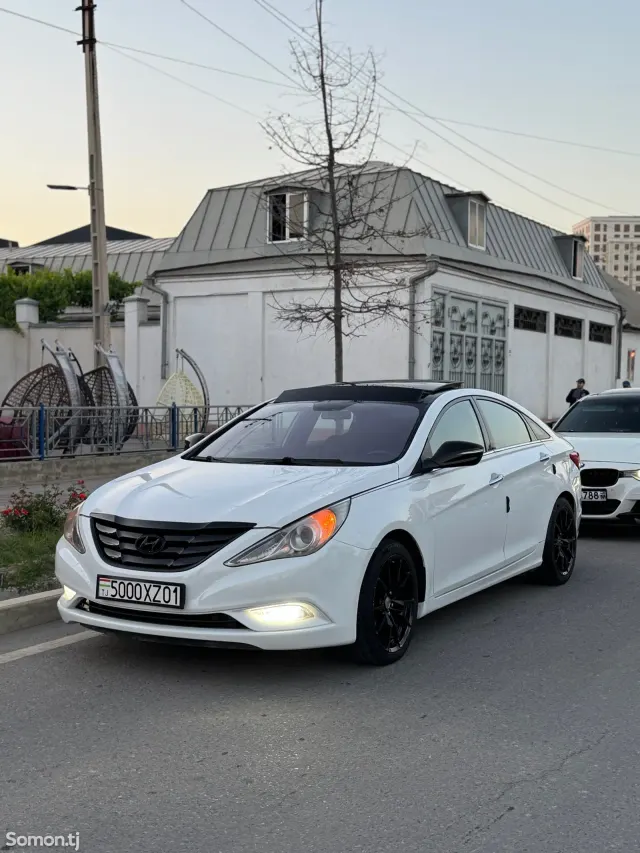 Hyundai Sonata 2012 · 2.0 AT