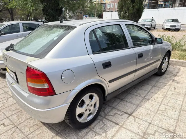 Opel Astra G 1998 · 1.6 AT
