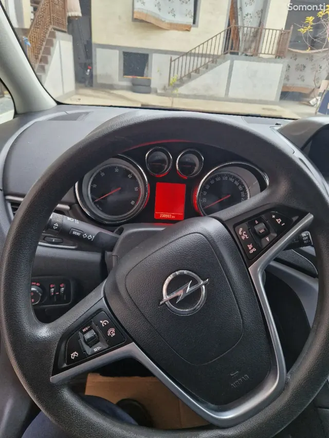 Opel Zafira 2016 · 2.0 AT