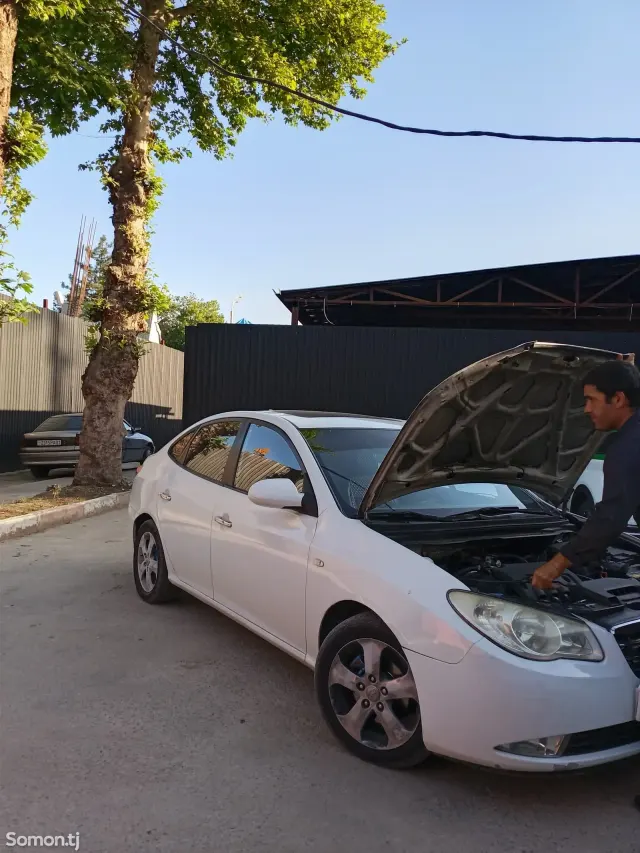 Hyundai Avante 2008 · 1.6 AT