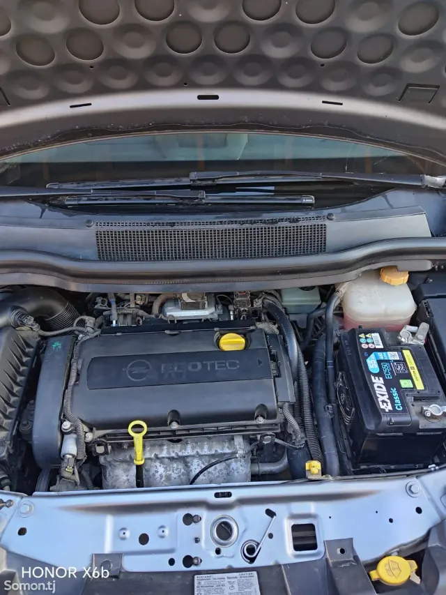 Opel Zafira 2006 · 1.8 MT