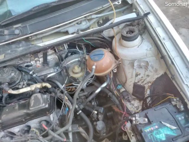Volkswagen Passat 1993 · 1.8 MT