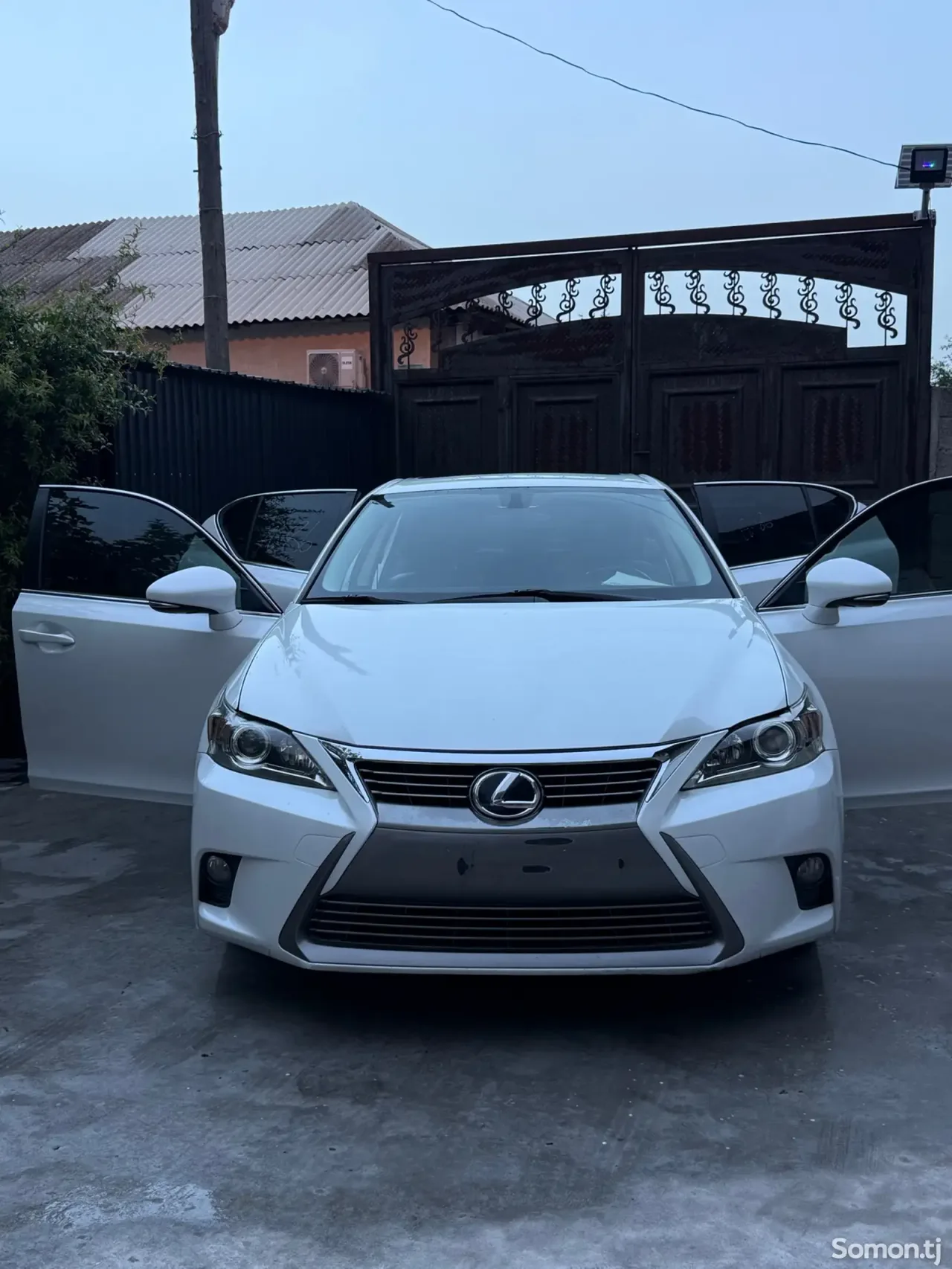 Lexus CT series 2015 · 2.0 AT