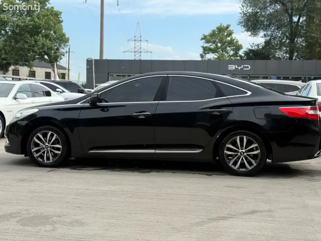 Hyundai Grandeur 2011 · 2.4 AT