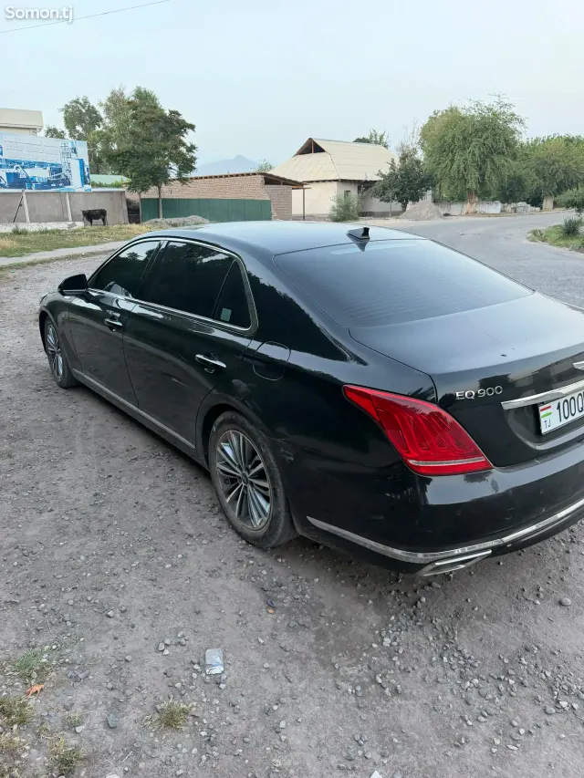 Hyundai Genesis 2018 · 3.8 AT