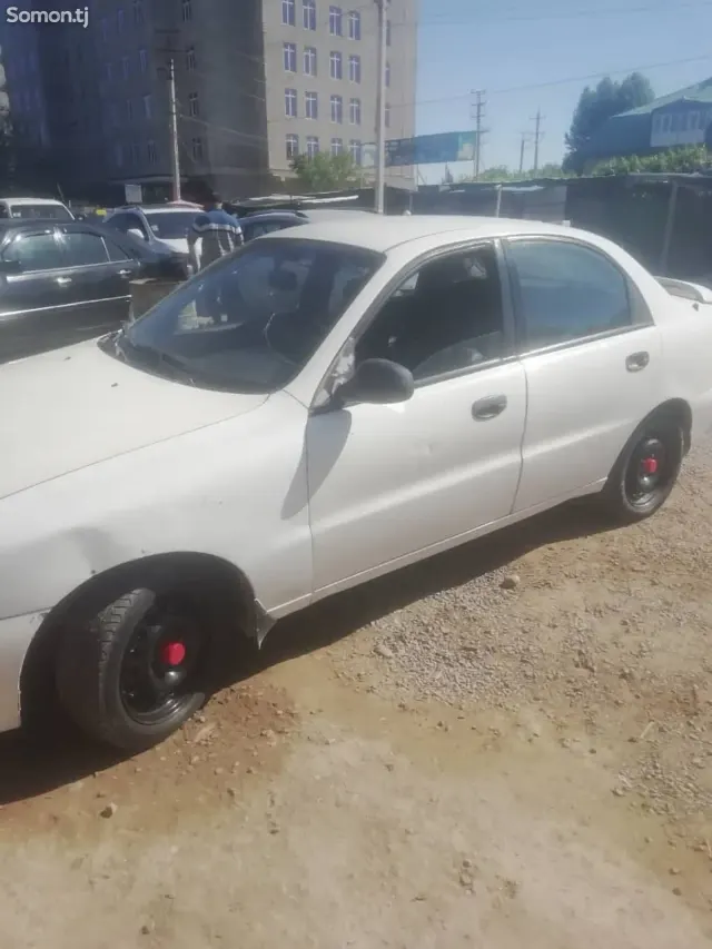 Daewoo Lanos 1997 · 1.6 MT