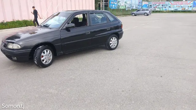 Opel Astra F 1996 · 1.6 MT