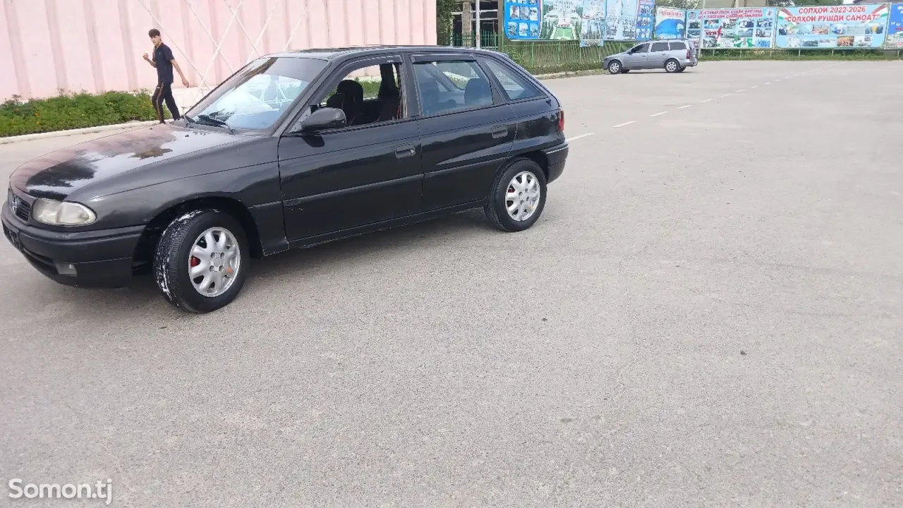 Opel Astra F 1996 · 1.6 MT