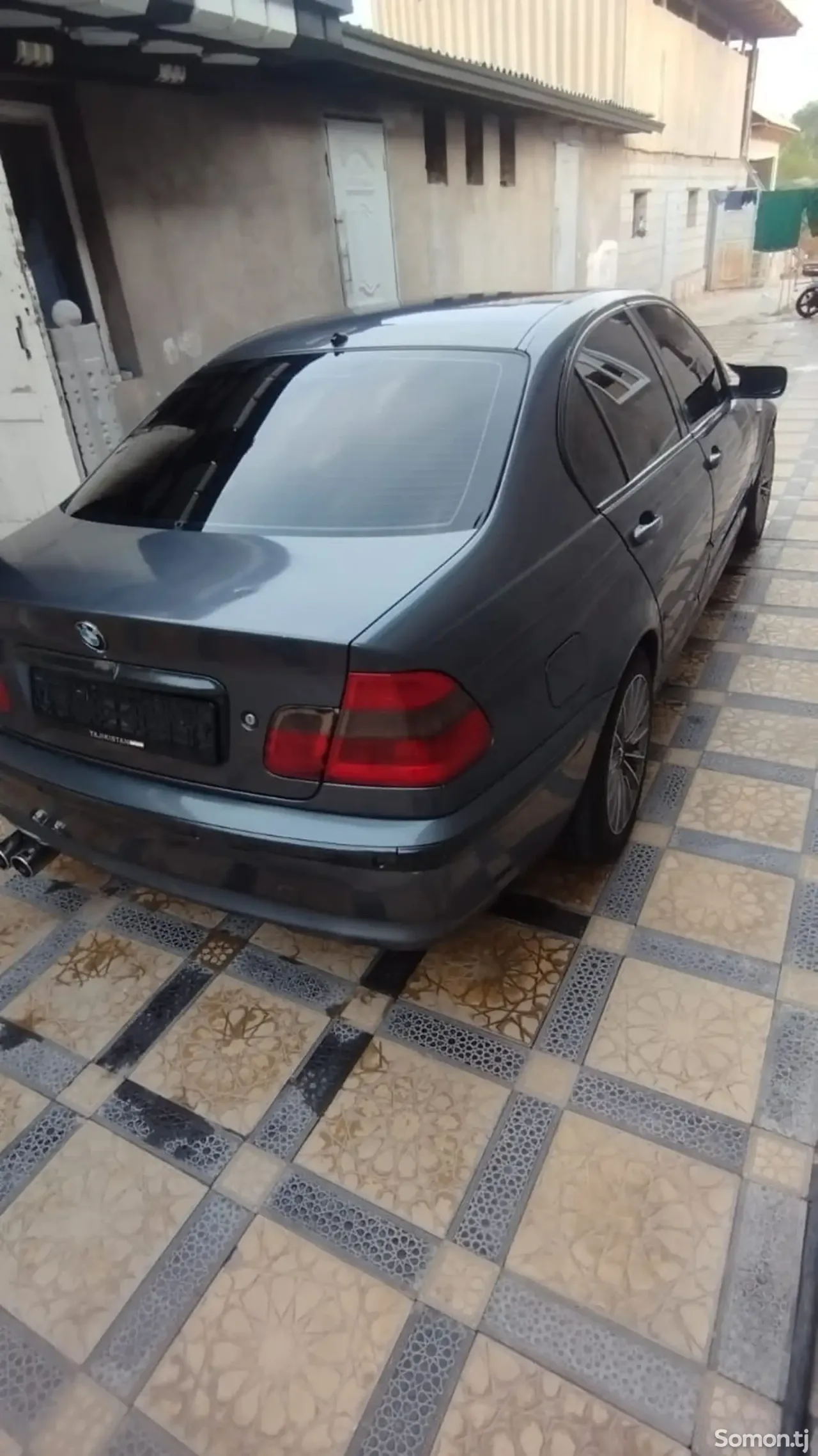 BMW 3 series 2003 · 2.0 MT