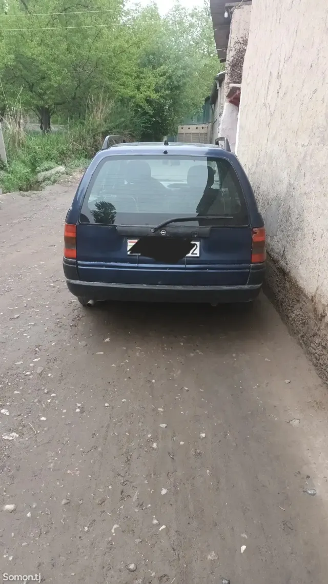 Opel Astra F 1993 · 1.6 MT