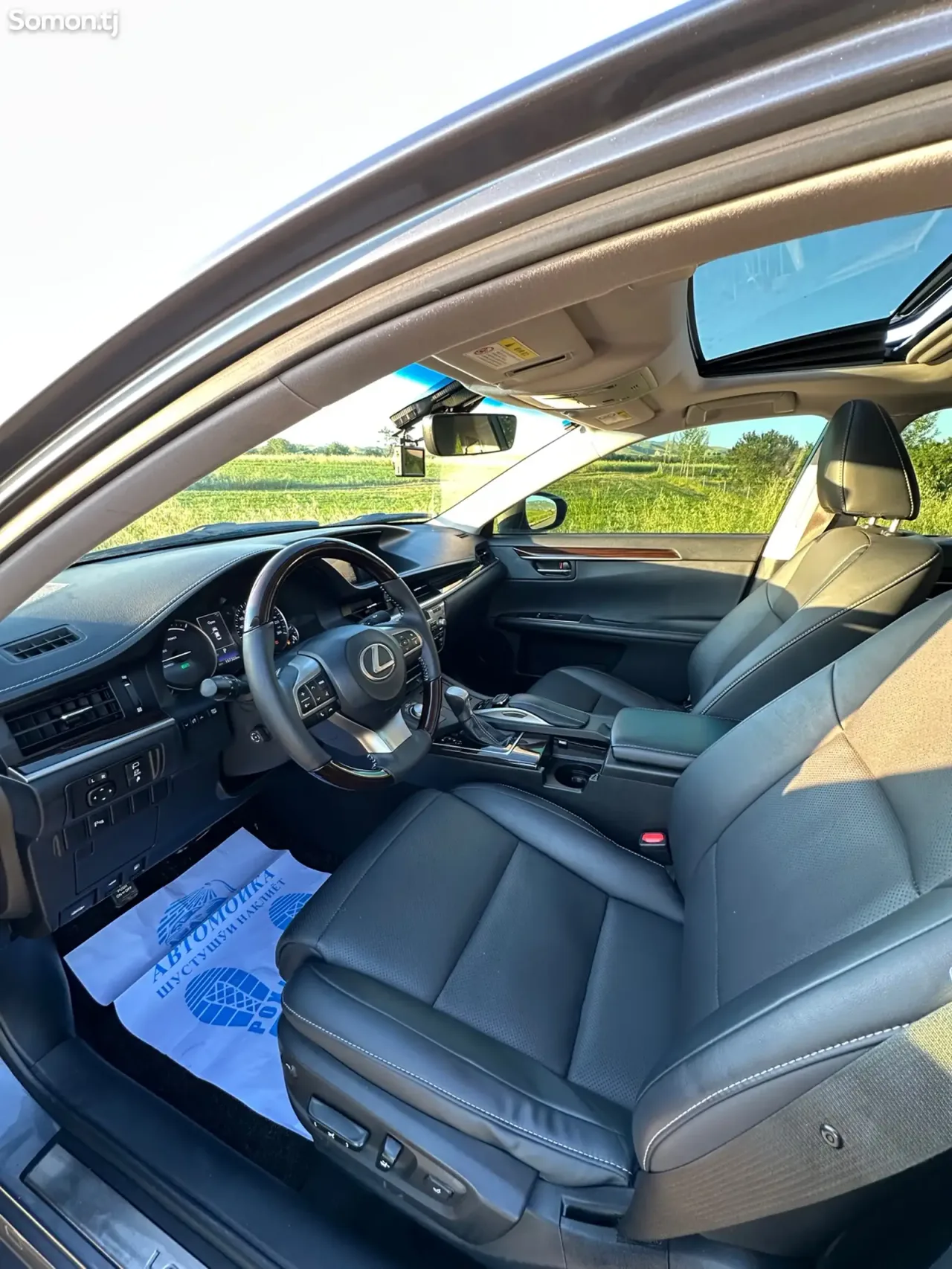 Lexus ES series 2016 · 3.0 AT