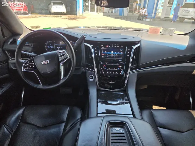 Cadillac Другая модель 2018 · 6.2 AT