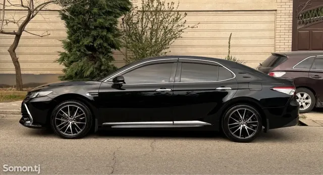 Toyota Camry 2018 · 2.5 AT